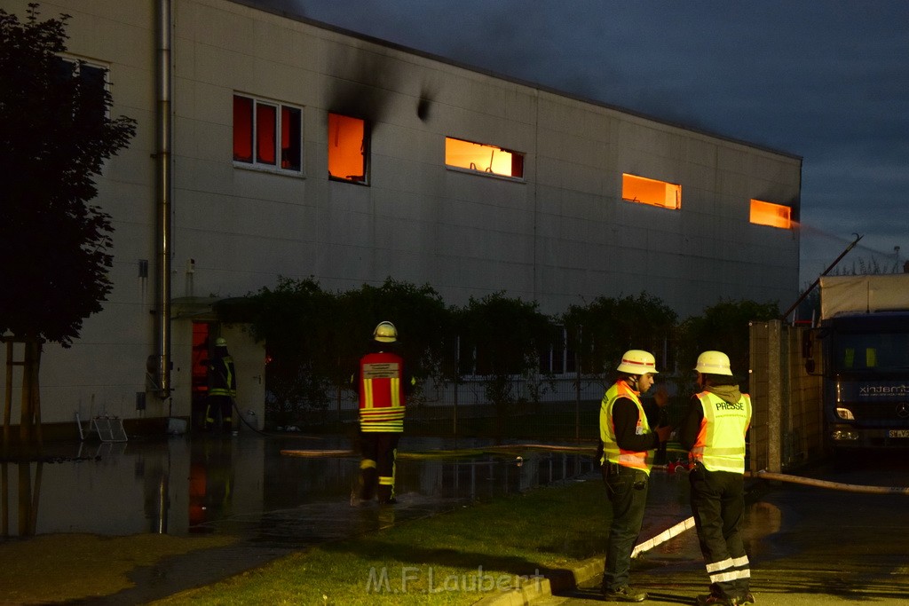 Grossbrand Halle Troisdorf Kriegsdorf Junkersring P420.JPG - Miklos Laubert